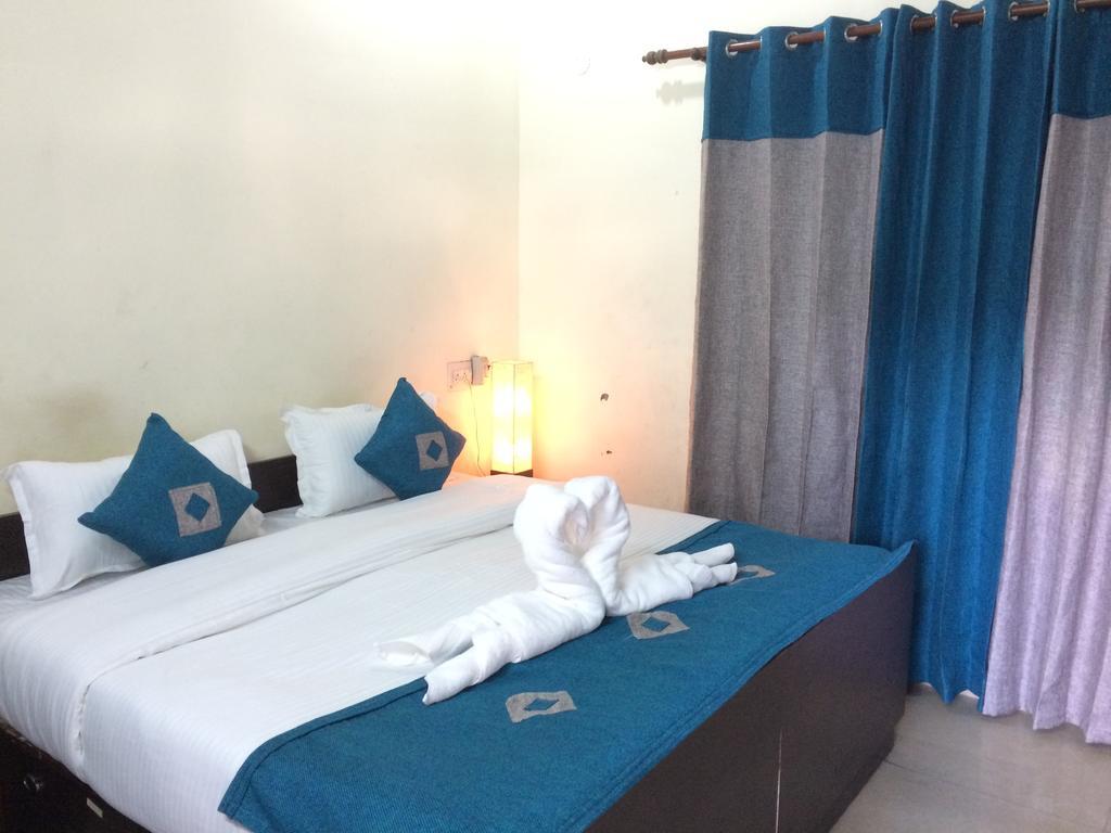 Hotel Sukhsadan Деградун Номер фото